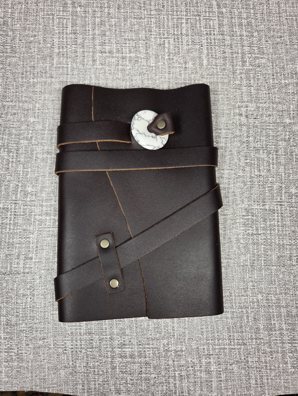 Wrap Journal Portland Leather NEW RARE Grizzly Dark Brown Smooth Embellished